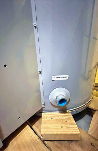 https://plumberduncraig.com.au/uploads/2025/06/hot-water-266575.jpg