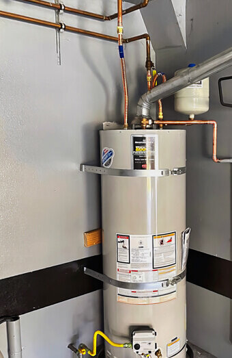 https://plumberduncraig.com.au/uploads/2025/06/hot-water-755205.jpg